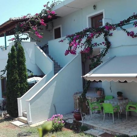 Baci Apartments Ксаміл Екстер'єр фото